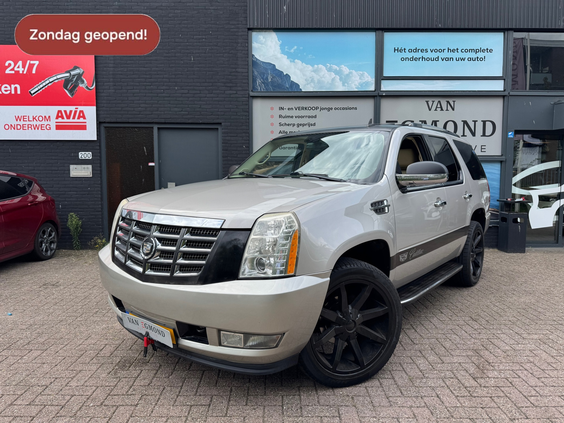 Cadillac  ESCALADE AWD 47077217-0.jpg | Van Egmond Automotive
